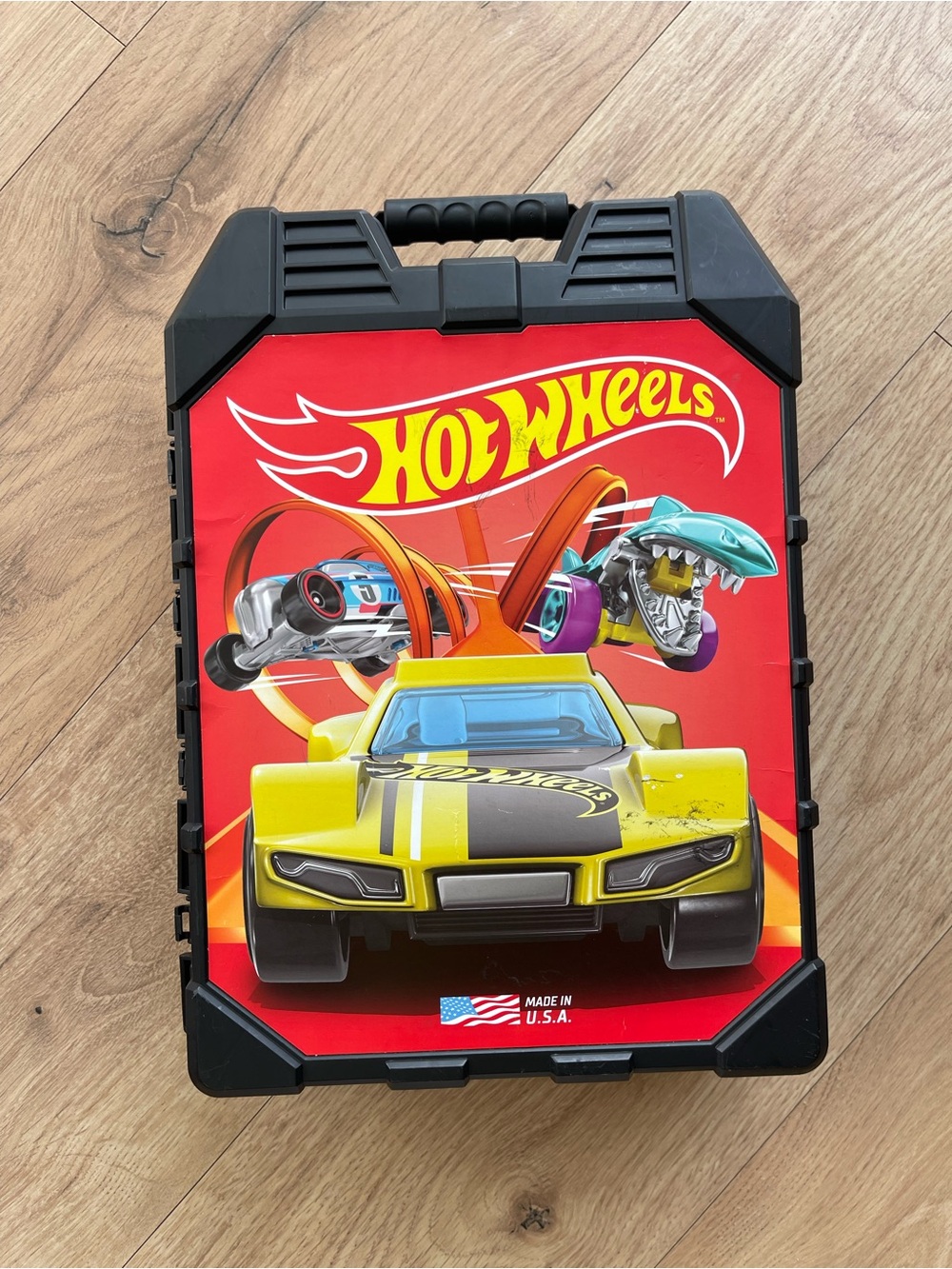 Hot Wheels: Carrying Case with 50 Vehicles Included  - Yellow/Black